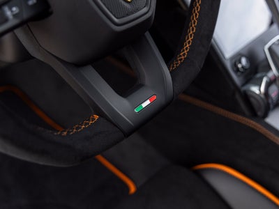 2023 Lamborghini Urus Performante
