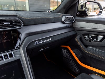 2023 Lamborghini Urus Performante