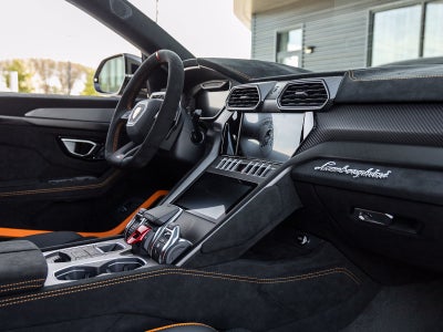 2023 Lamborghini Urus Performante