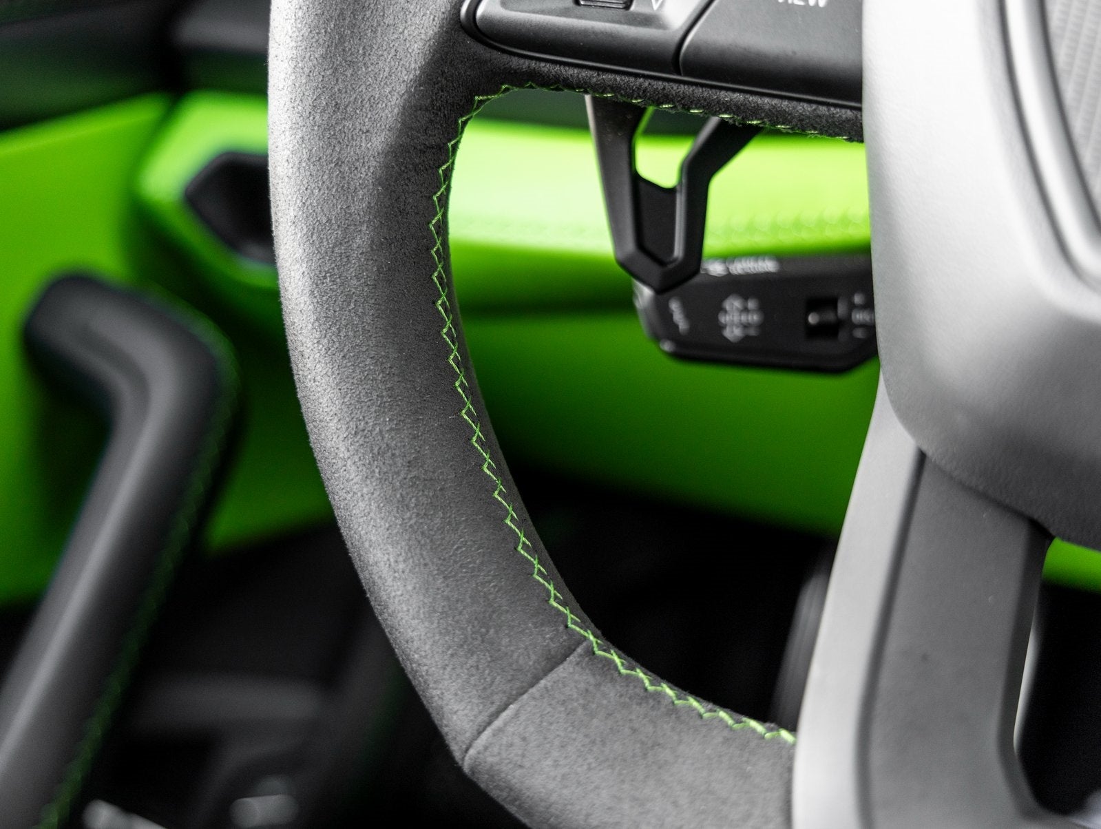 2025 Lamborghini Urus SE