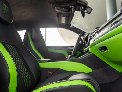 2025 Lamborghini Urus SE