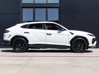 2025 Lamborghini Urus SE