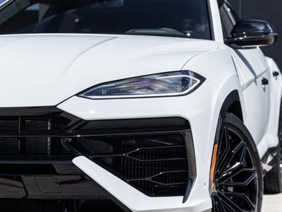 2025 Lamborghini Urus SE
