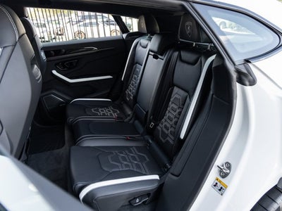 2025 Lamborghini Urus SE