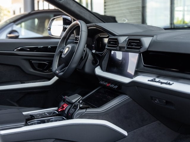 2025 Lamborghini Urus SE