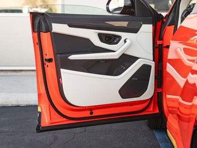 2025 Lamborghini Urus SE