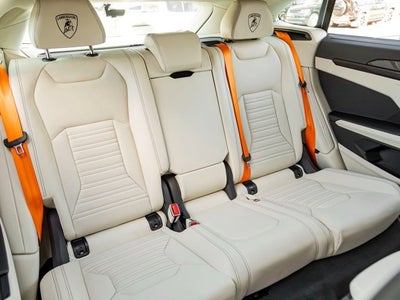 2025 Lamborghini Urus SE