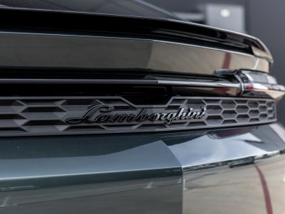 2025 Lamborghini Urus SE