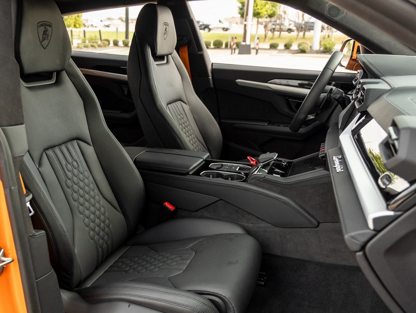 2025 Lamborghini Urus SE