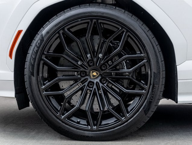 2025 Lamborghini Urus SE