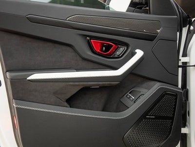 2025 Lamborghini Urus SE