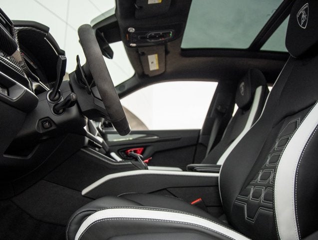 2025 Lamborghini Urus SE