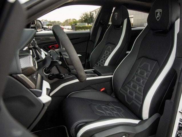 2025 Lamborghini Urus SE