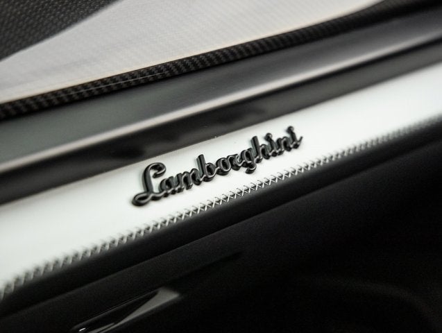 2025 Lamborghini Urus SE