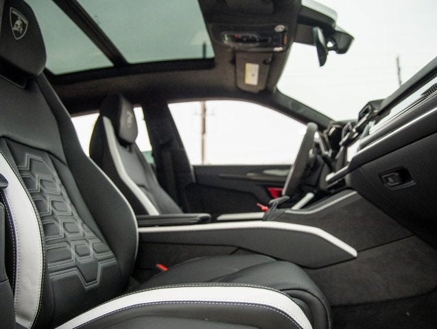 2025 Lamborghini Urus SE