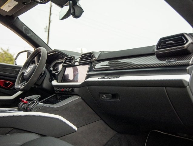 2025 Lamborghini Urus SE