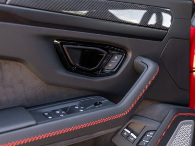 2026 Lamborghini Urus SE