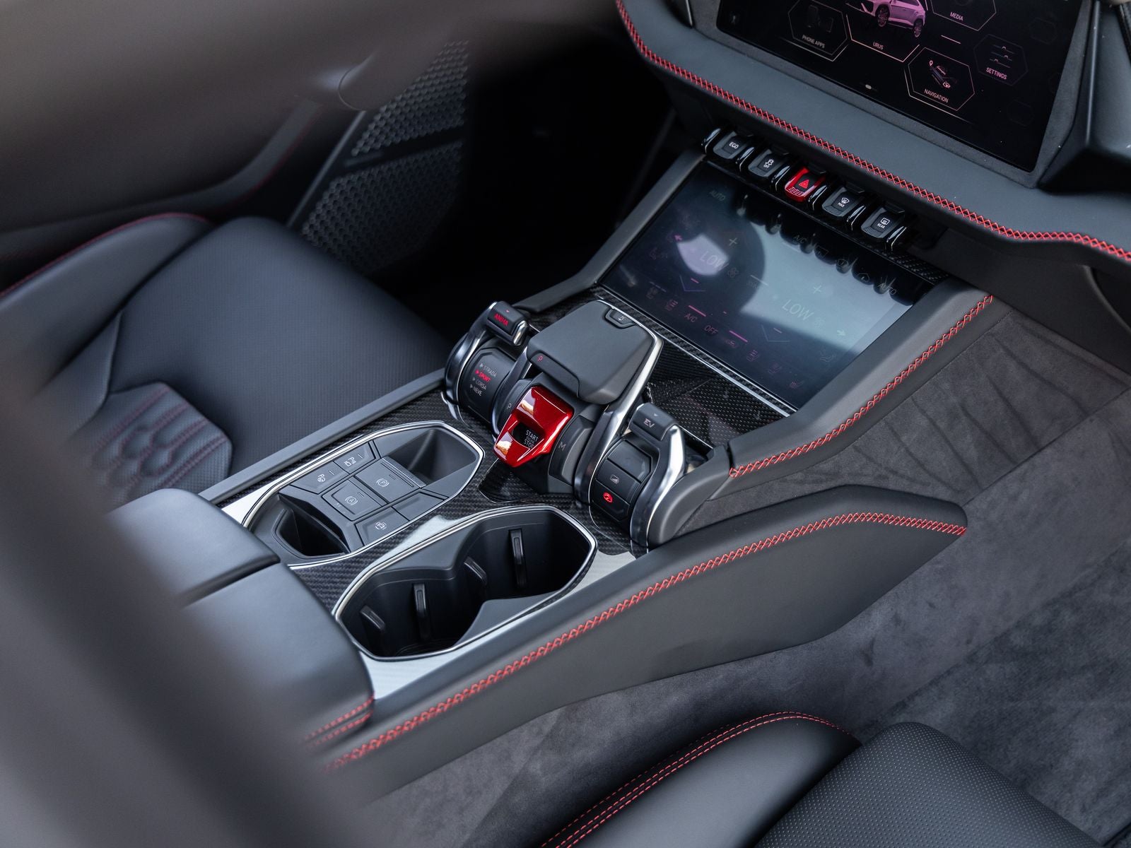 2026 Lamborghini Urus SE