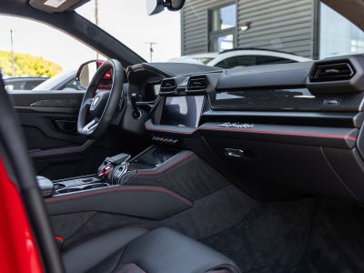 2026 Lamborghini Urus SE