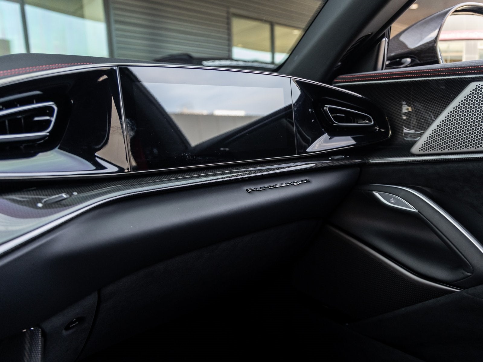 2025 Ferrari Purosangue Base