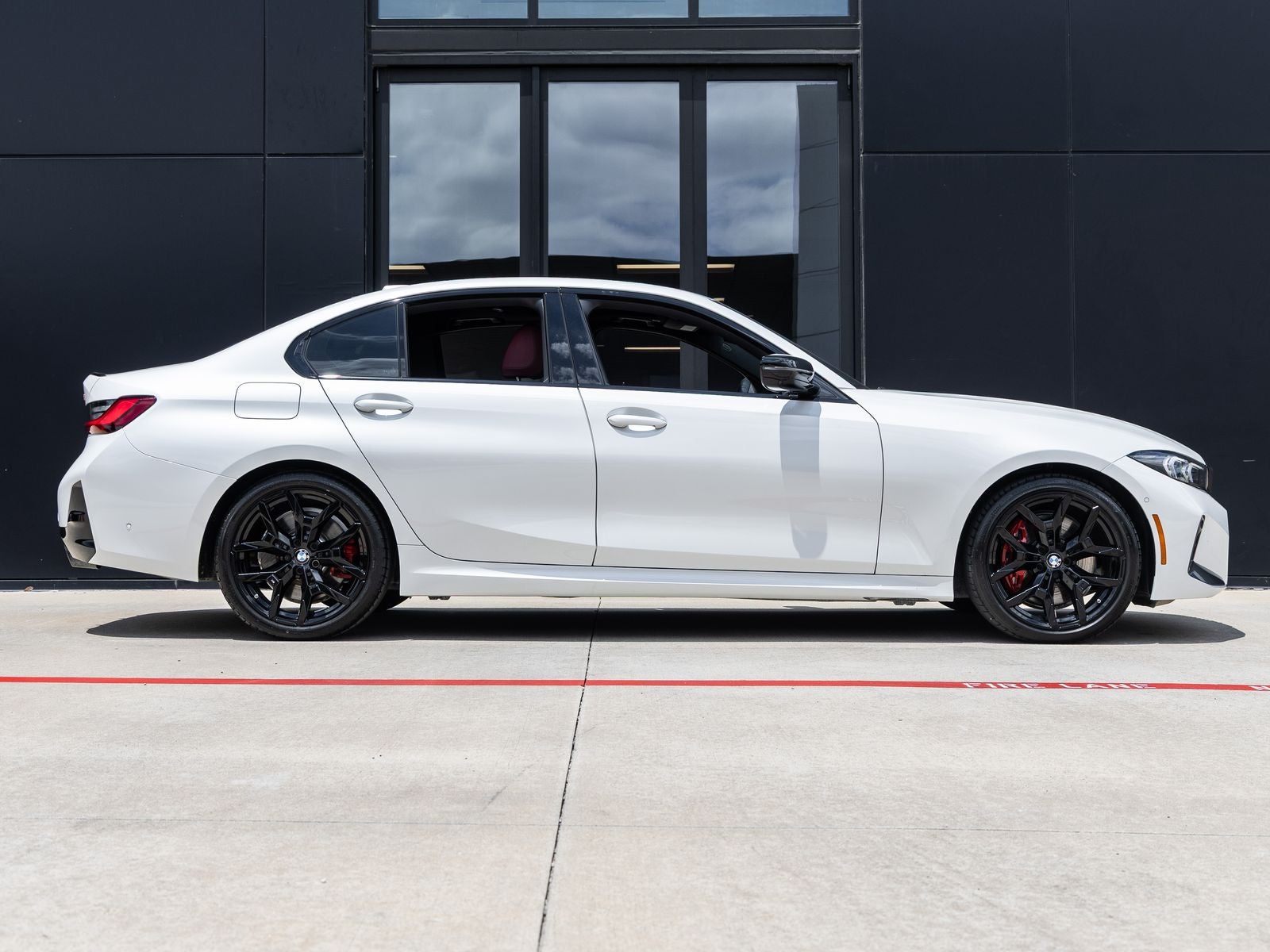 2025 BMW 3 Series 330i
