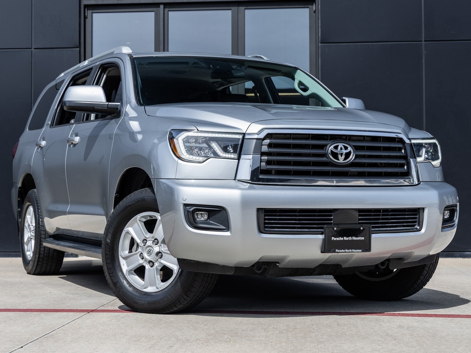2020 Toyota Sequoia SR5 5.7L
