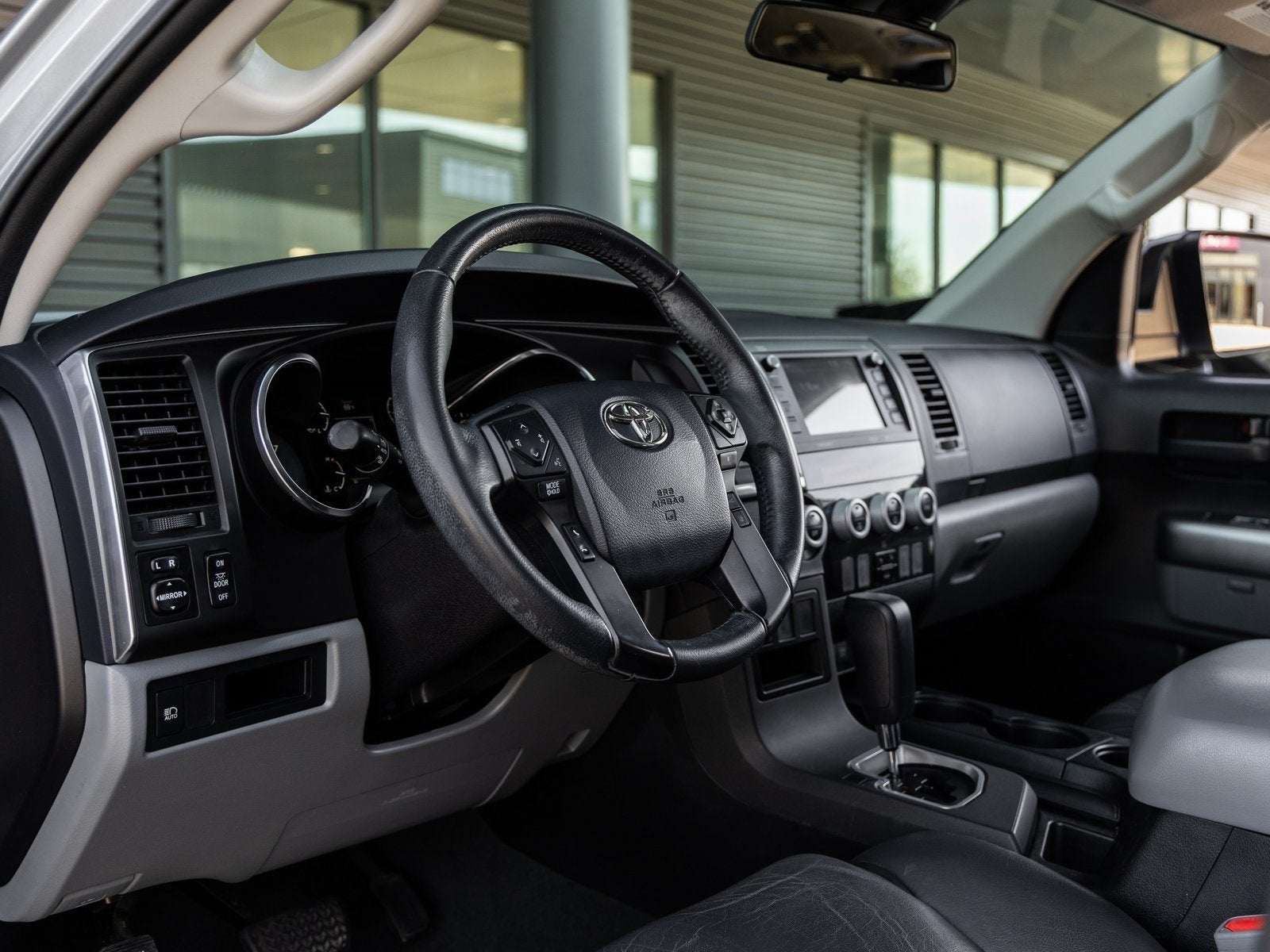 2020 Toyota Sequoia SR5 5.7L