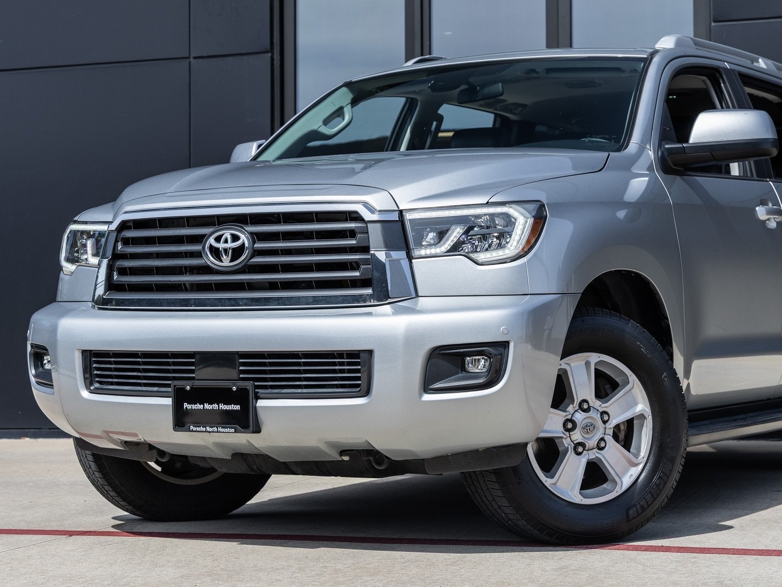 2020 Toyota Sequoia SR5 5.7L