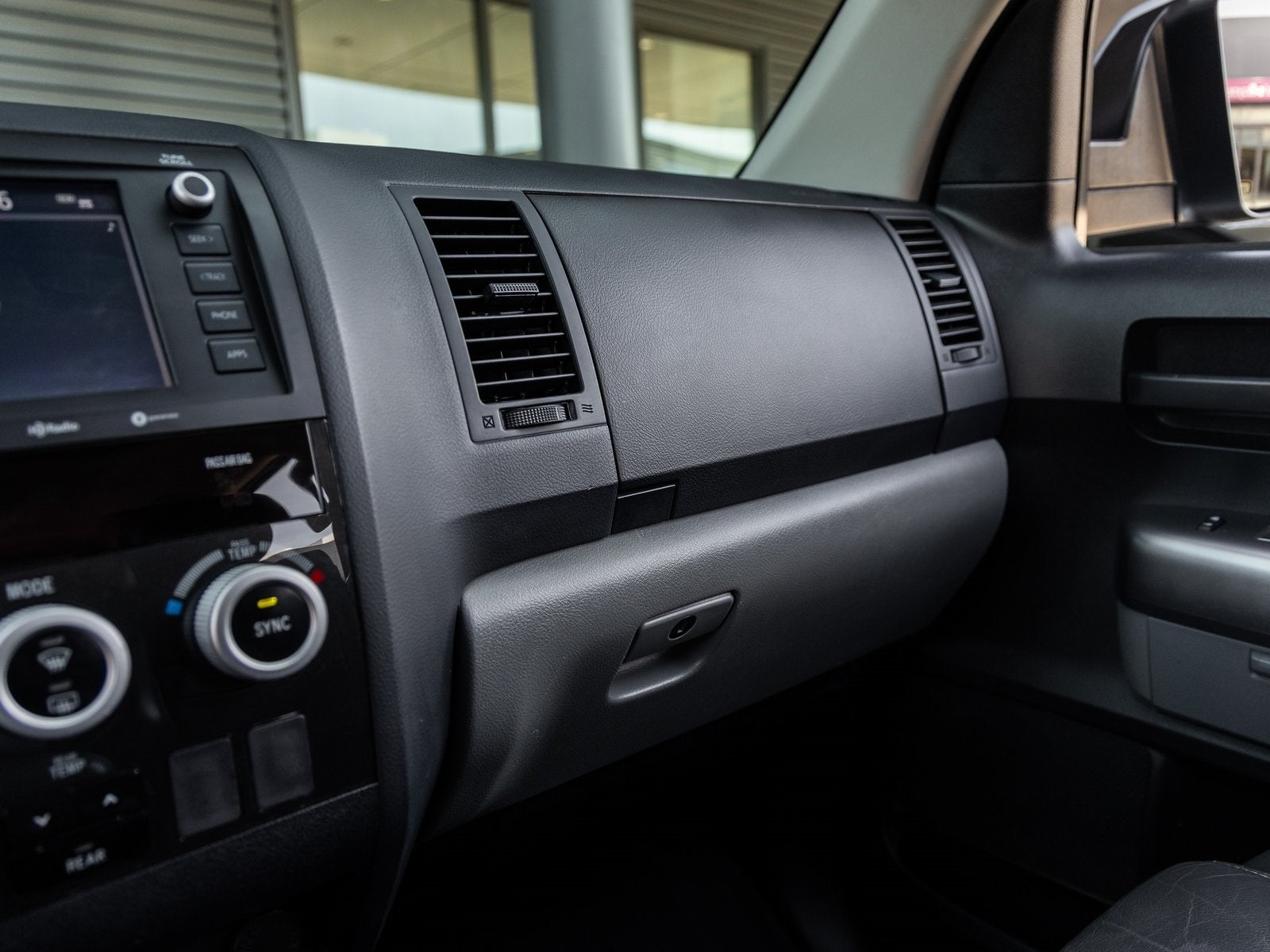 2020 Toyota Sequoia SR5 5.7L