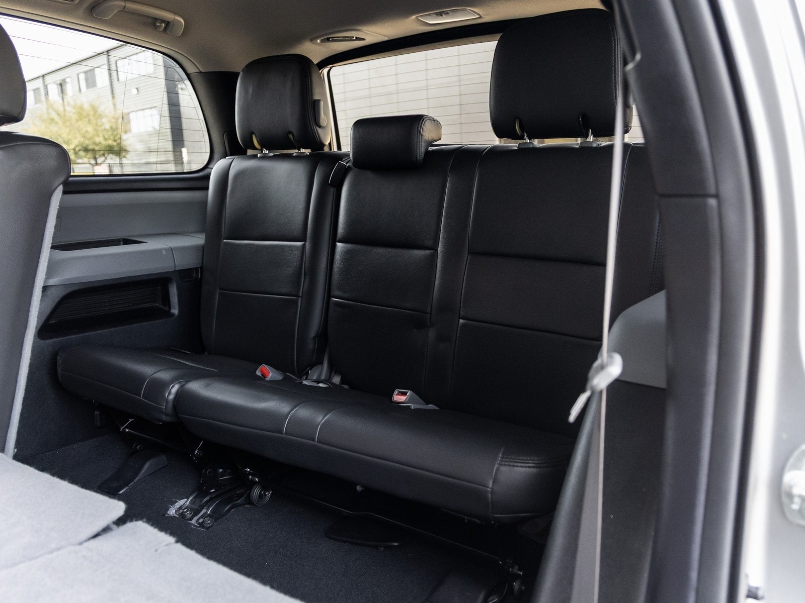 2020 Toyota Sequoia SR5 5.7L