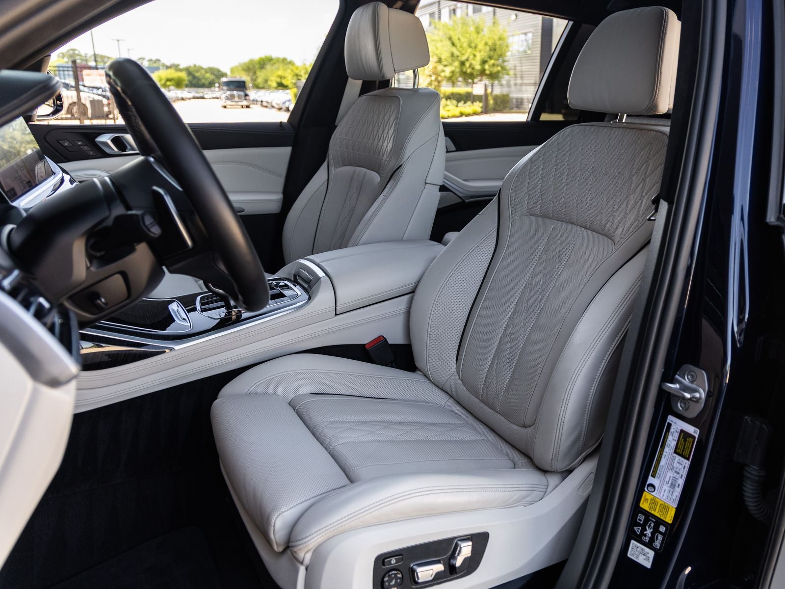 2021 BMW X7 M50i