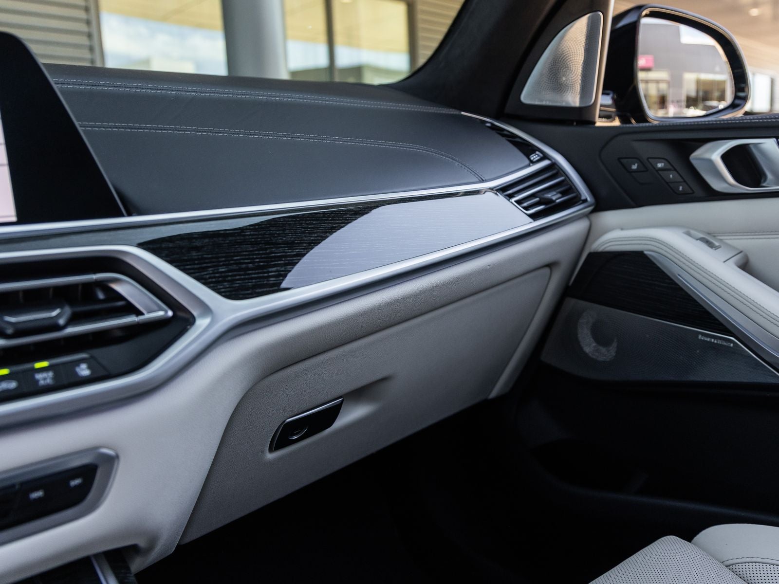 2021 BMW X7 M50i