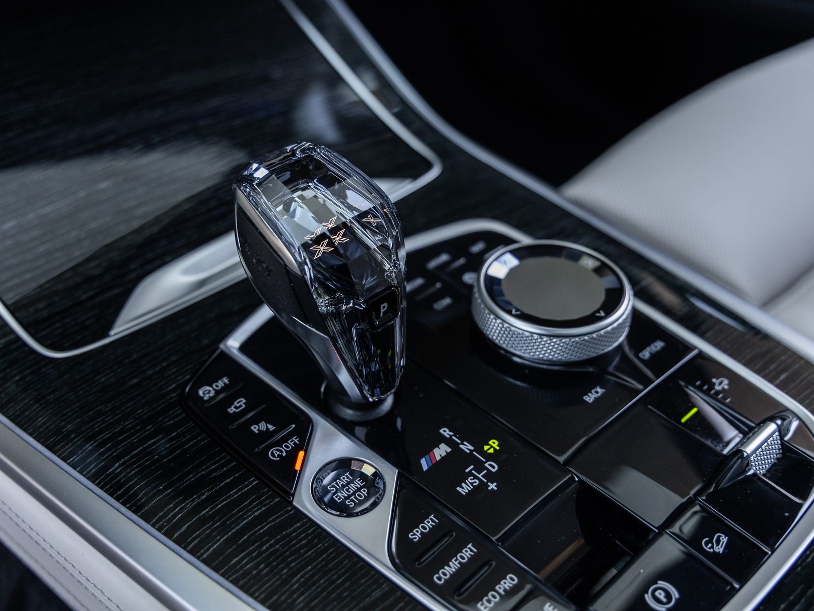 2021 BMW X7 M50i