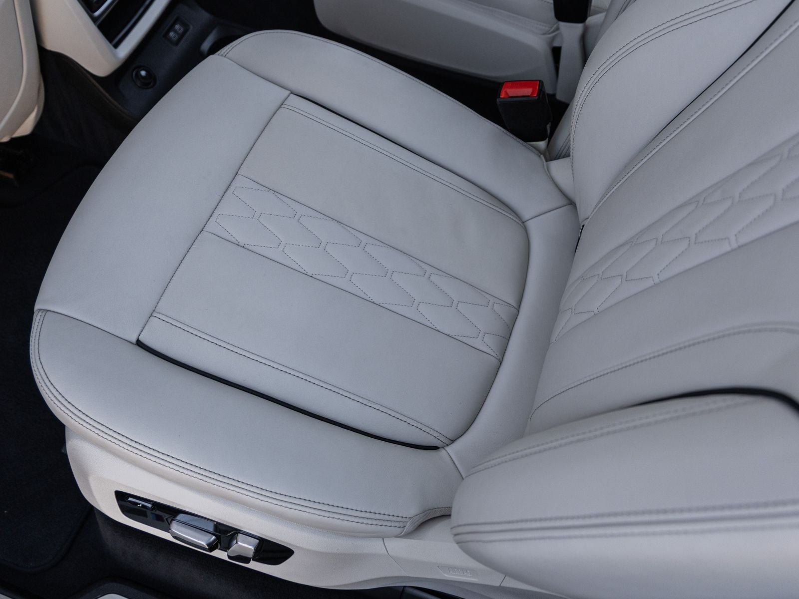 2021 BMW X7 M50i
