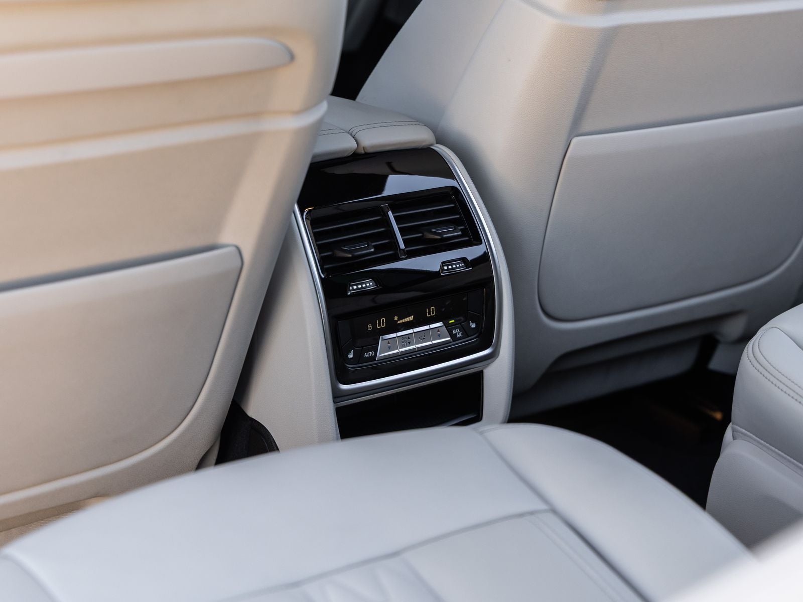 2021 BMW X7 M50i