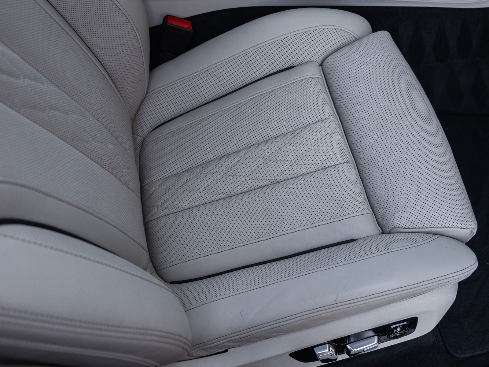 2021 BMW X7 M50i