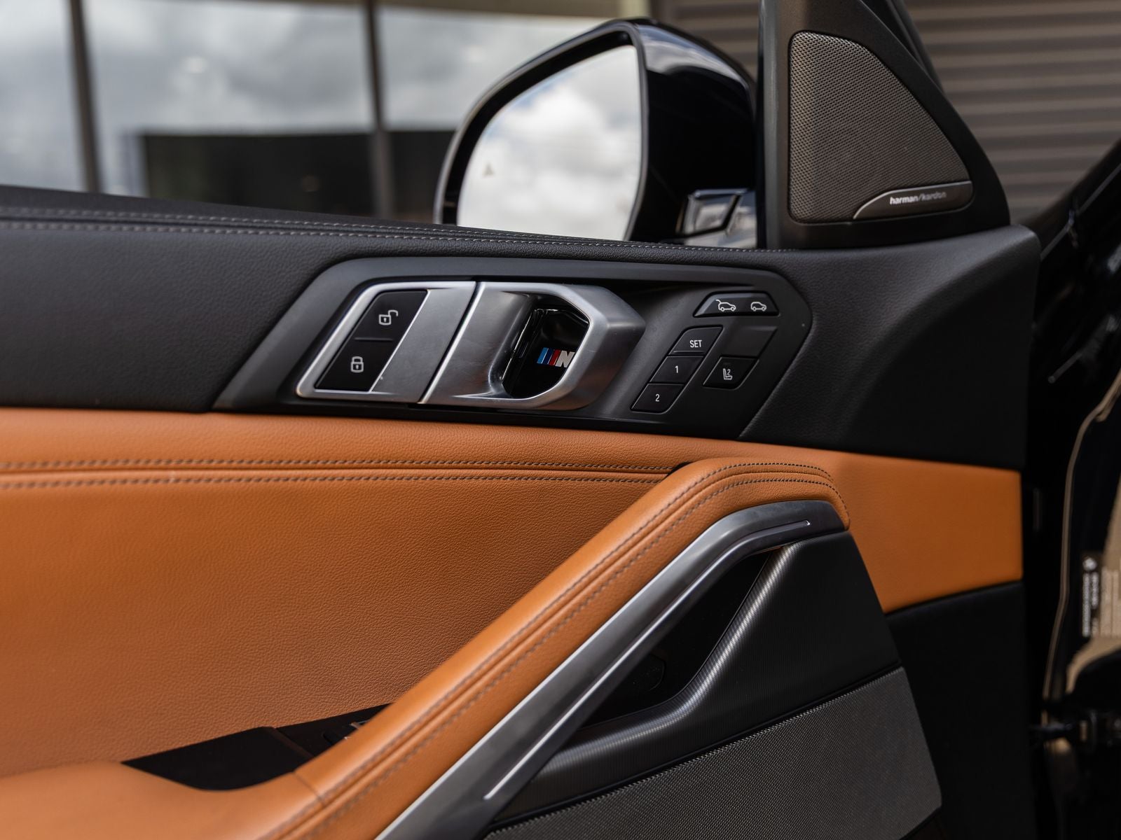2021 BMW X6 M50i
