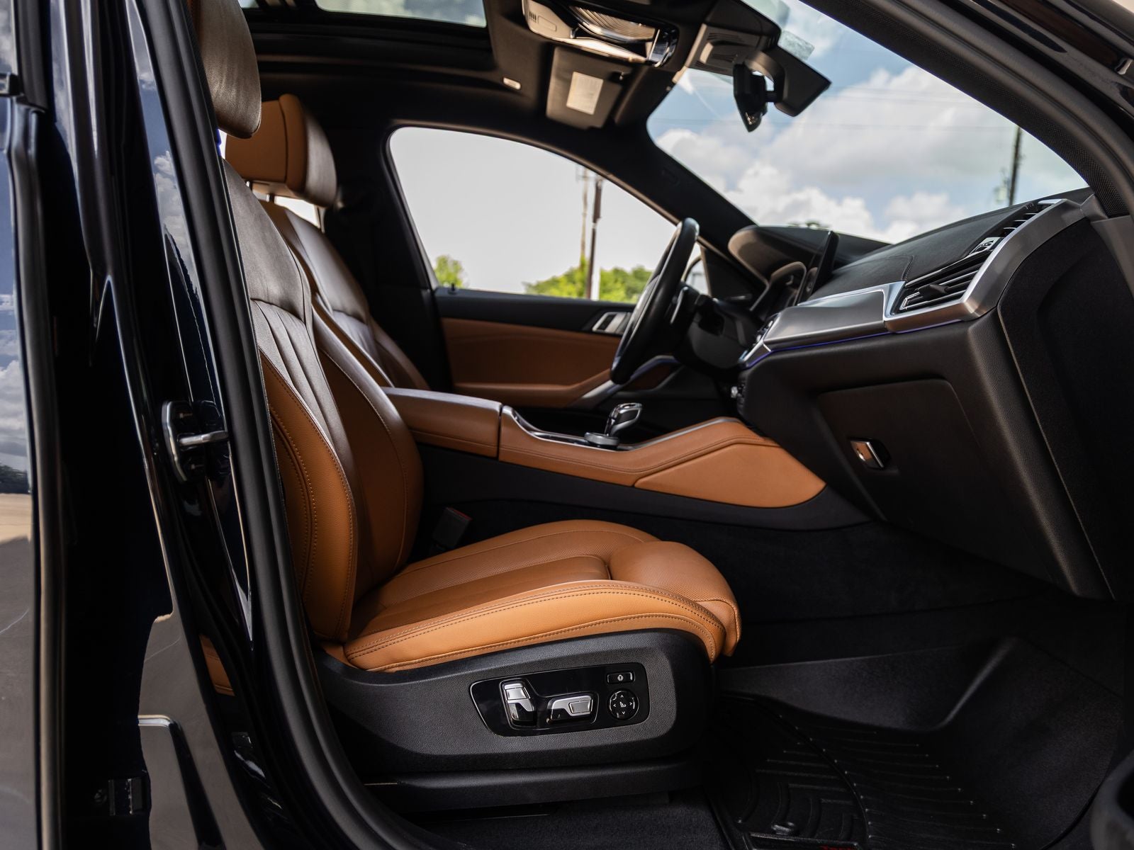 2021 BMW X6 M50i