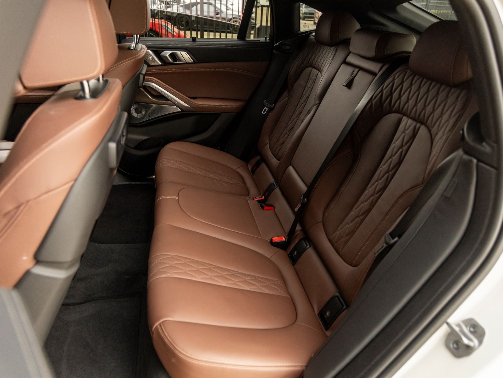 2021 BMW X6 M50i