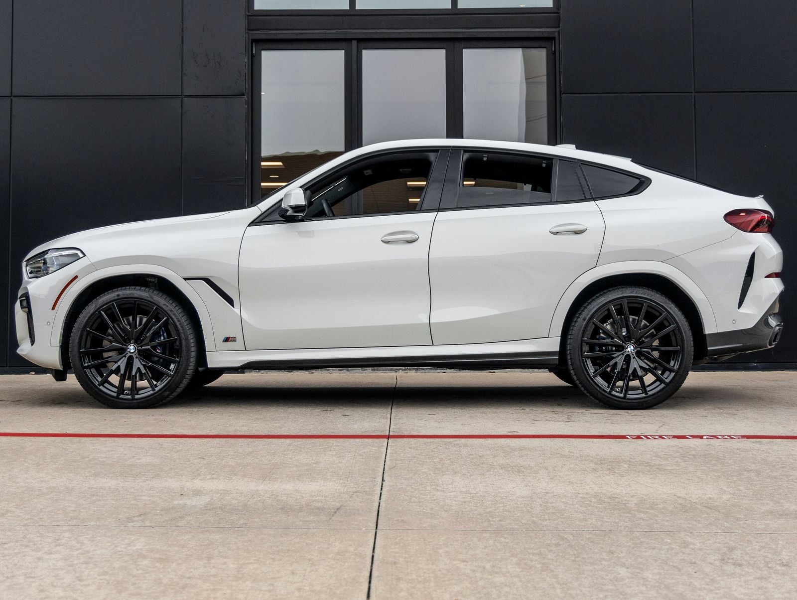 2021 BMW X6 M50i