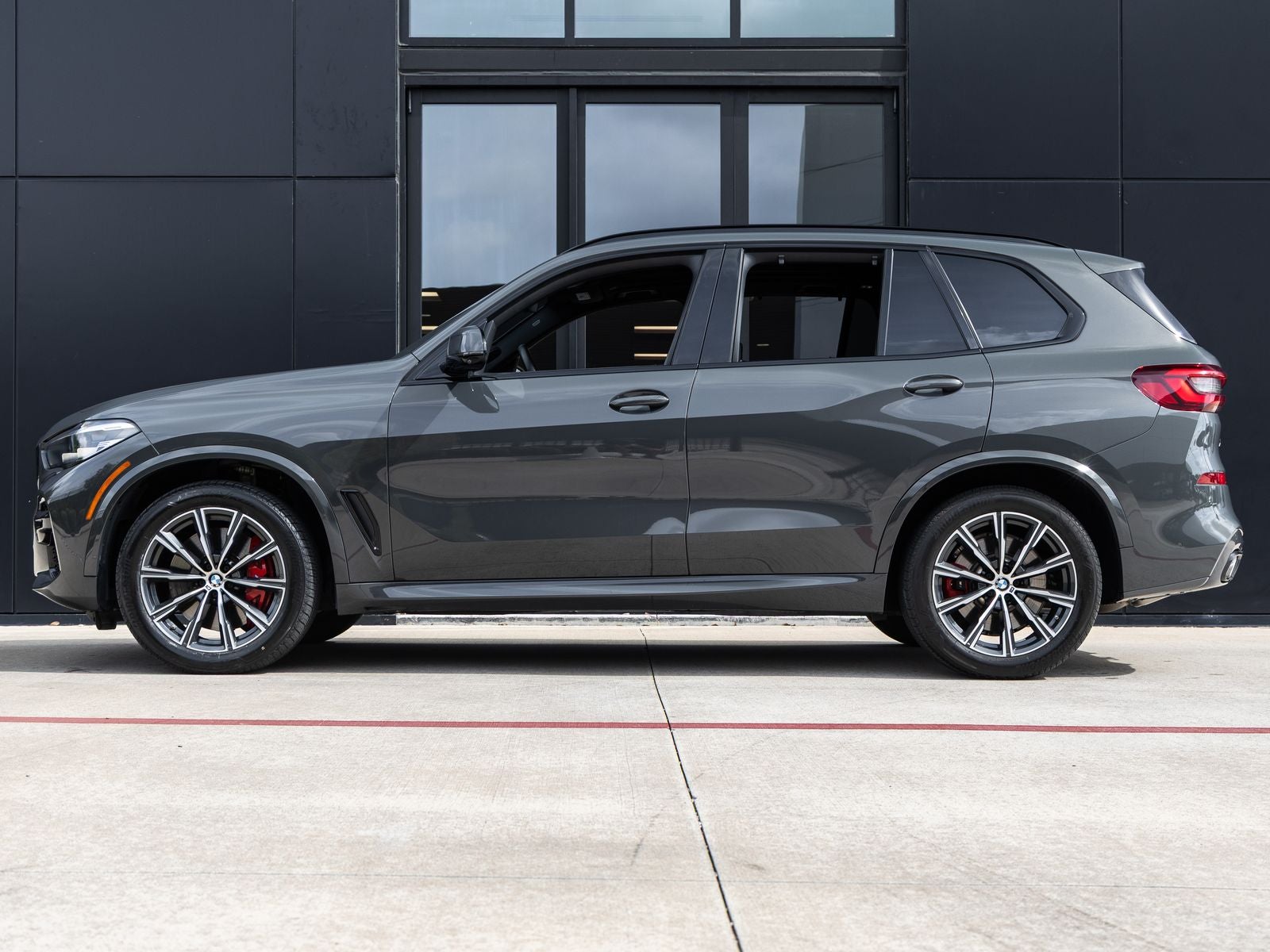 2023 BMW X5 M50i