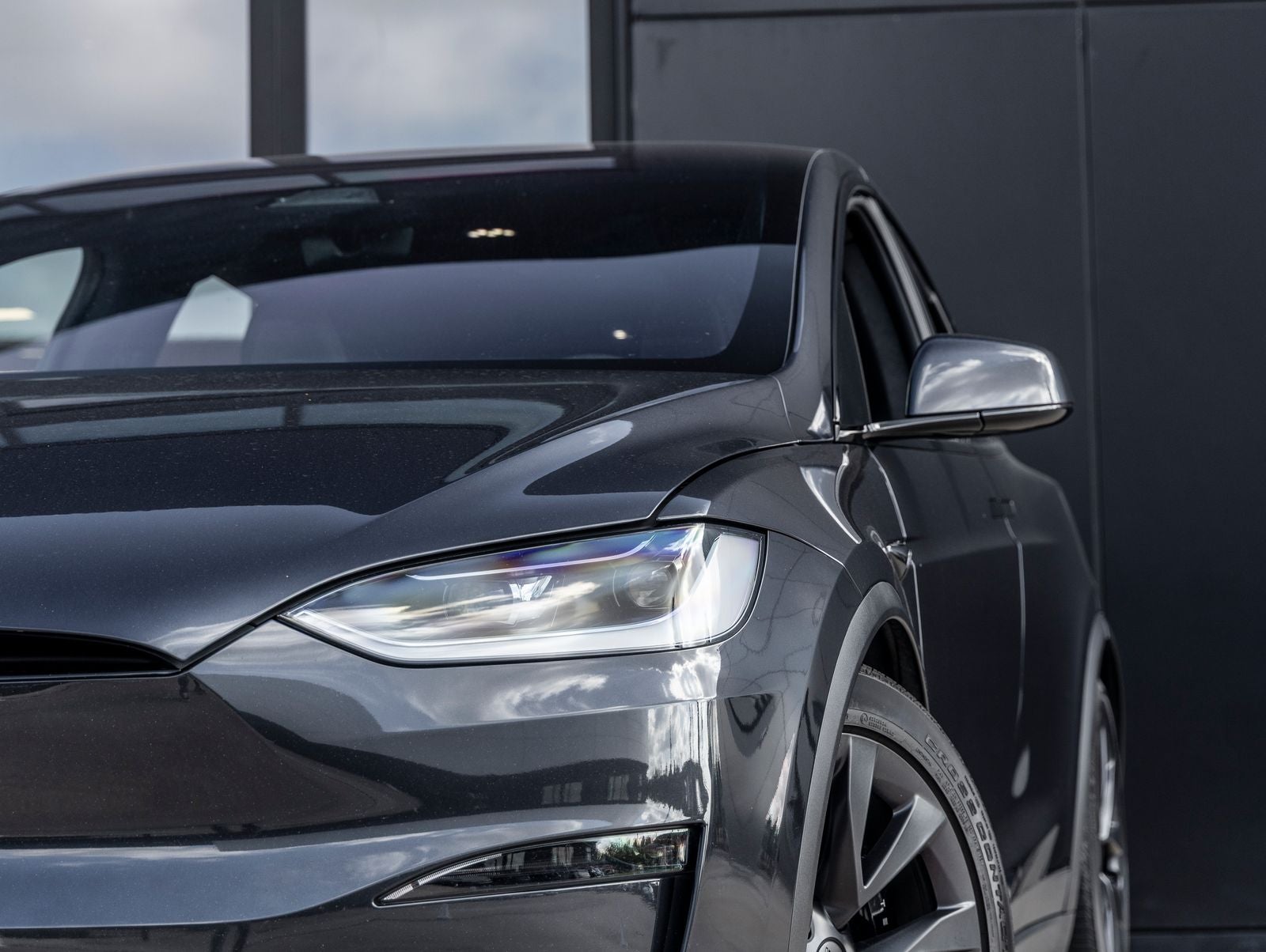 2025 Tesla Model X Base