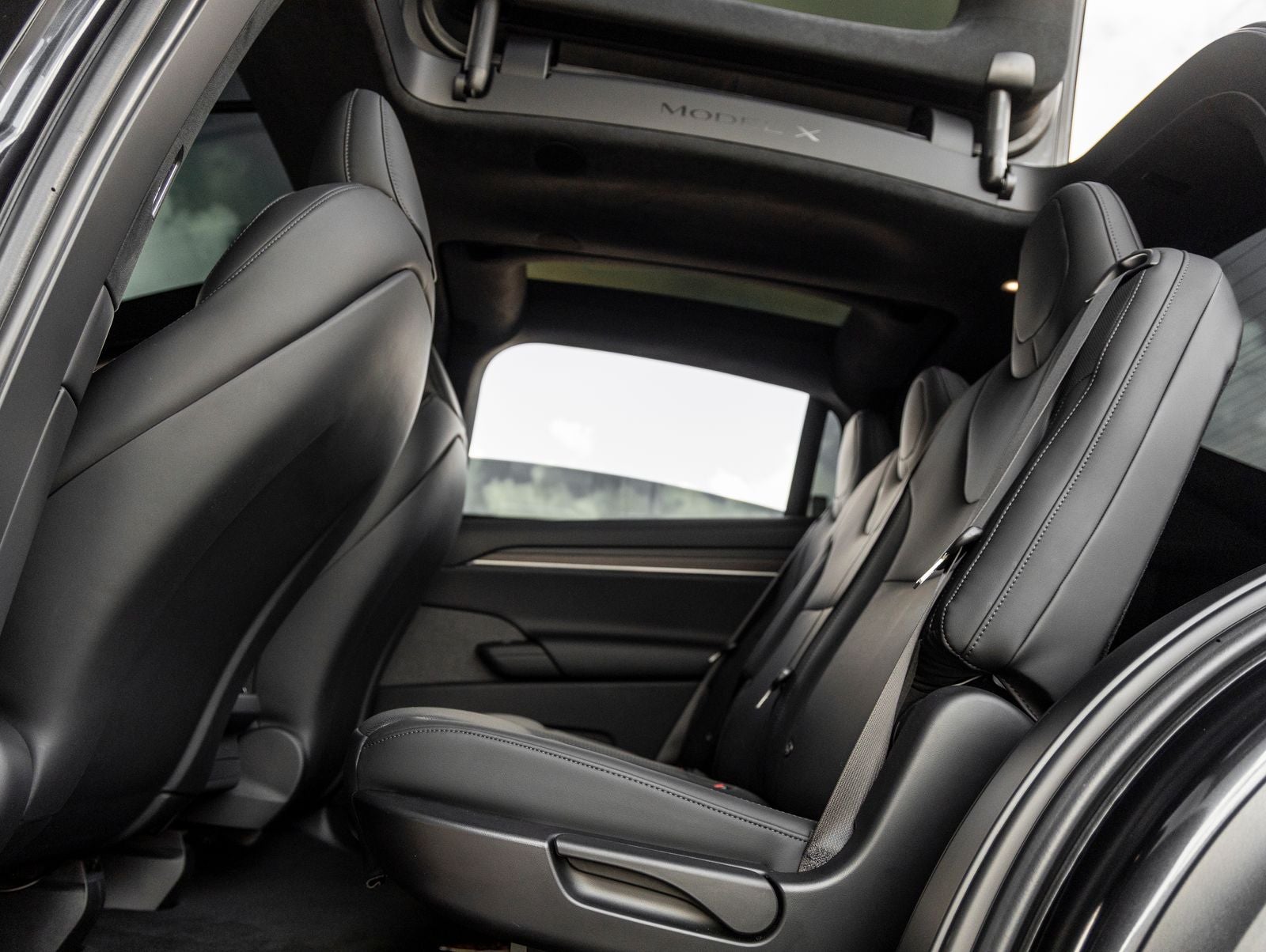 2025 Tesla Model X Base