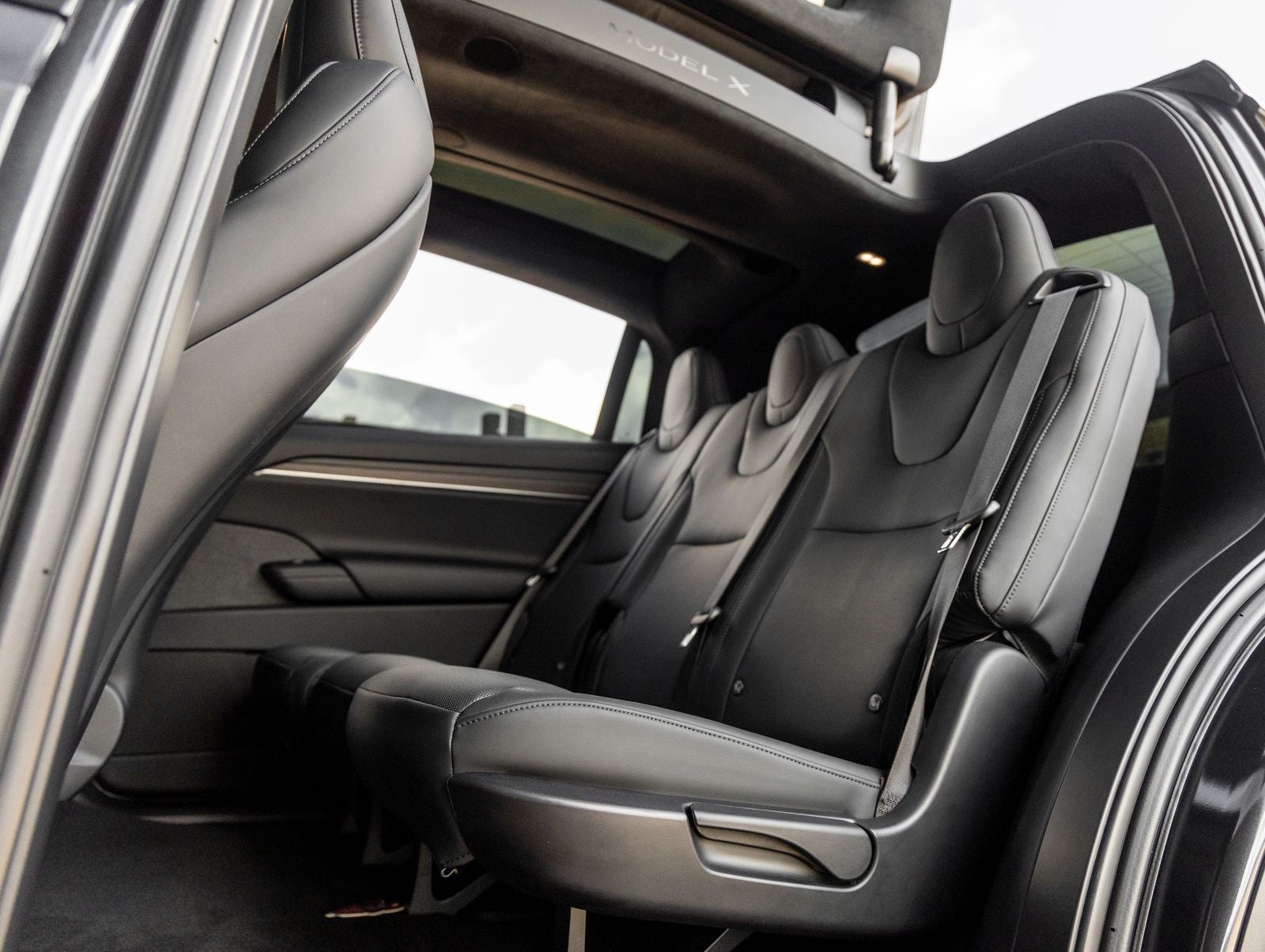 2025 Tesla Model X Base