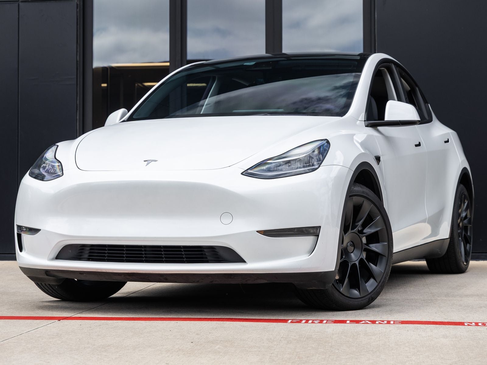 2023 Tesla Model Y Long Range Dual Motor All-Wheel Drive's photo