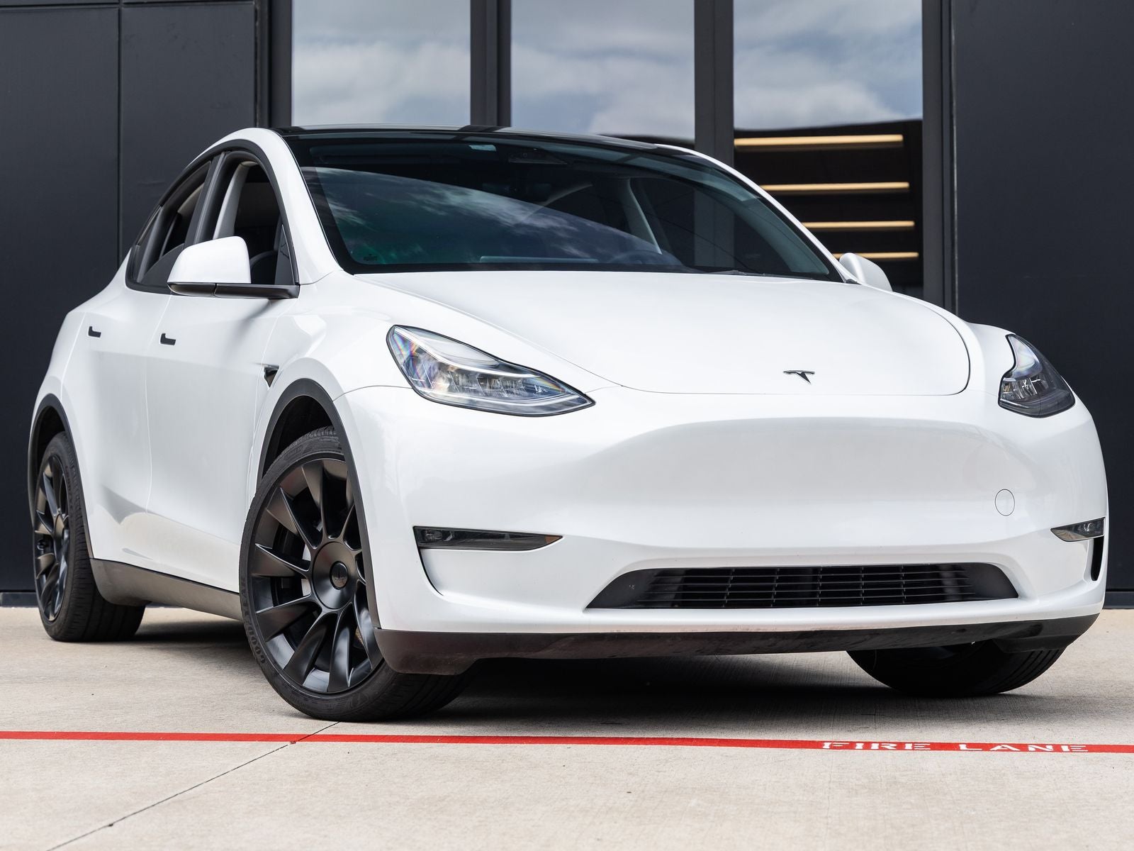 Used 2023 Tesla Model Y Long Range with VIN 7SAYGDEE4PA047182 for sale in Houston, TX