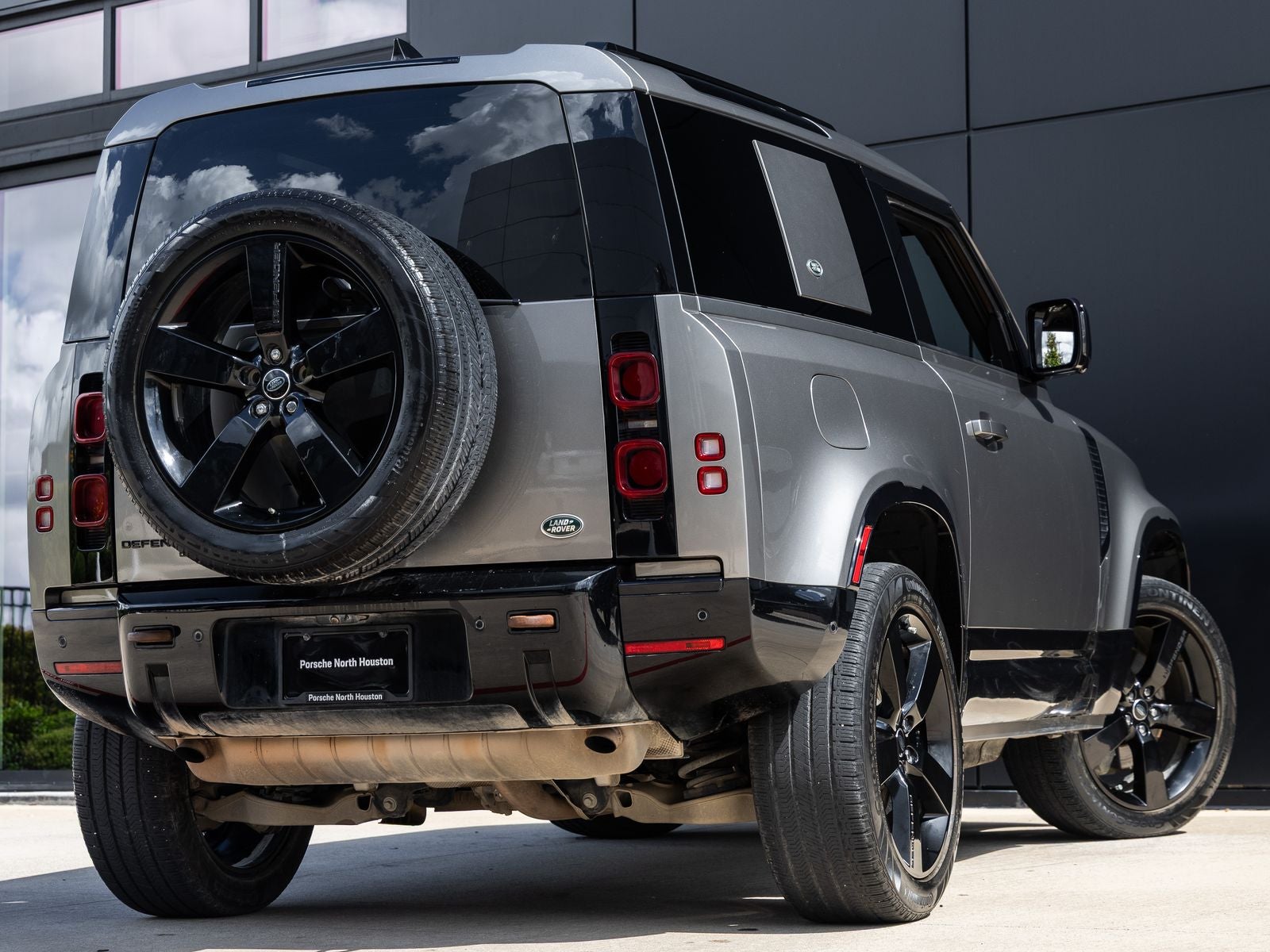 2023 Land Rover Defender 90 X-Dynamic SE