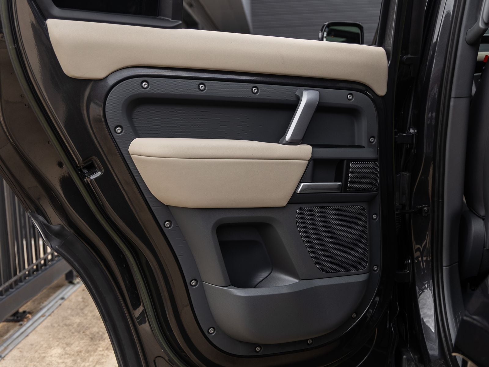 2023 Land Rover Defender 110 X-Dynamic SE