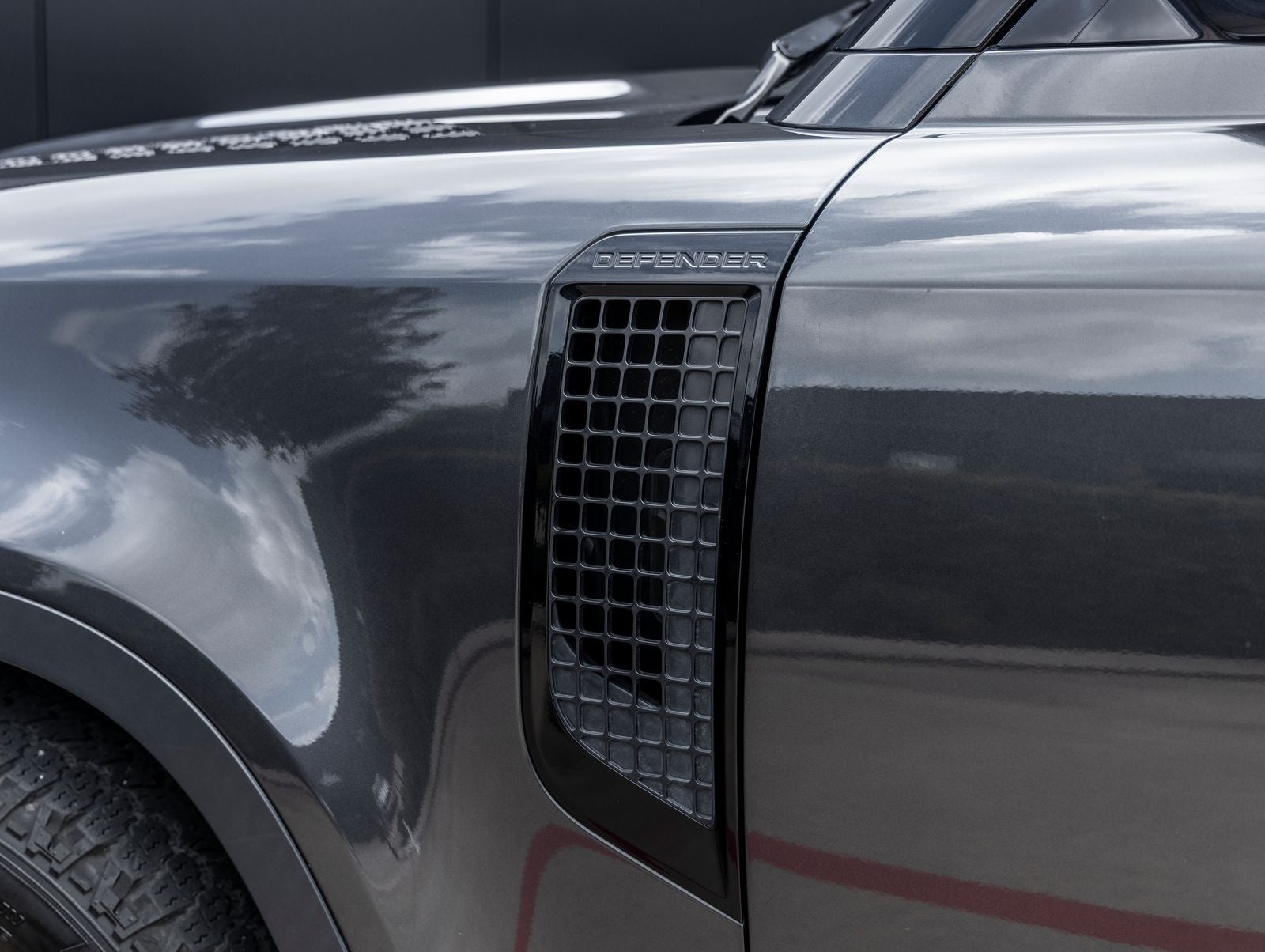 2023 Land Rover Defender 90 S