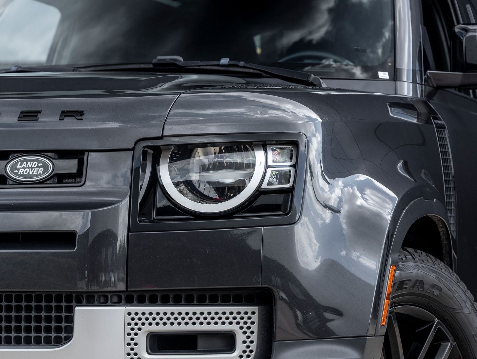 2023 Land Rover Defender 90 S
